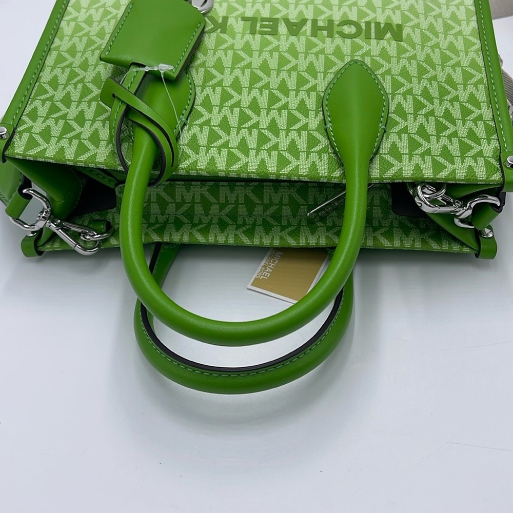 Michael Kors Mirella Small Ombré Signature Logo Crossbody Bag
COLOR JUNGLE
NWT - Picture 7 of 16